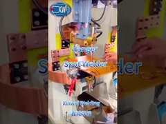 Κεραυνός συγκόλλησης με μηχανή συγκόλλησης σε σημείο